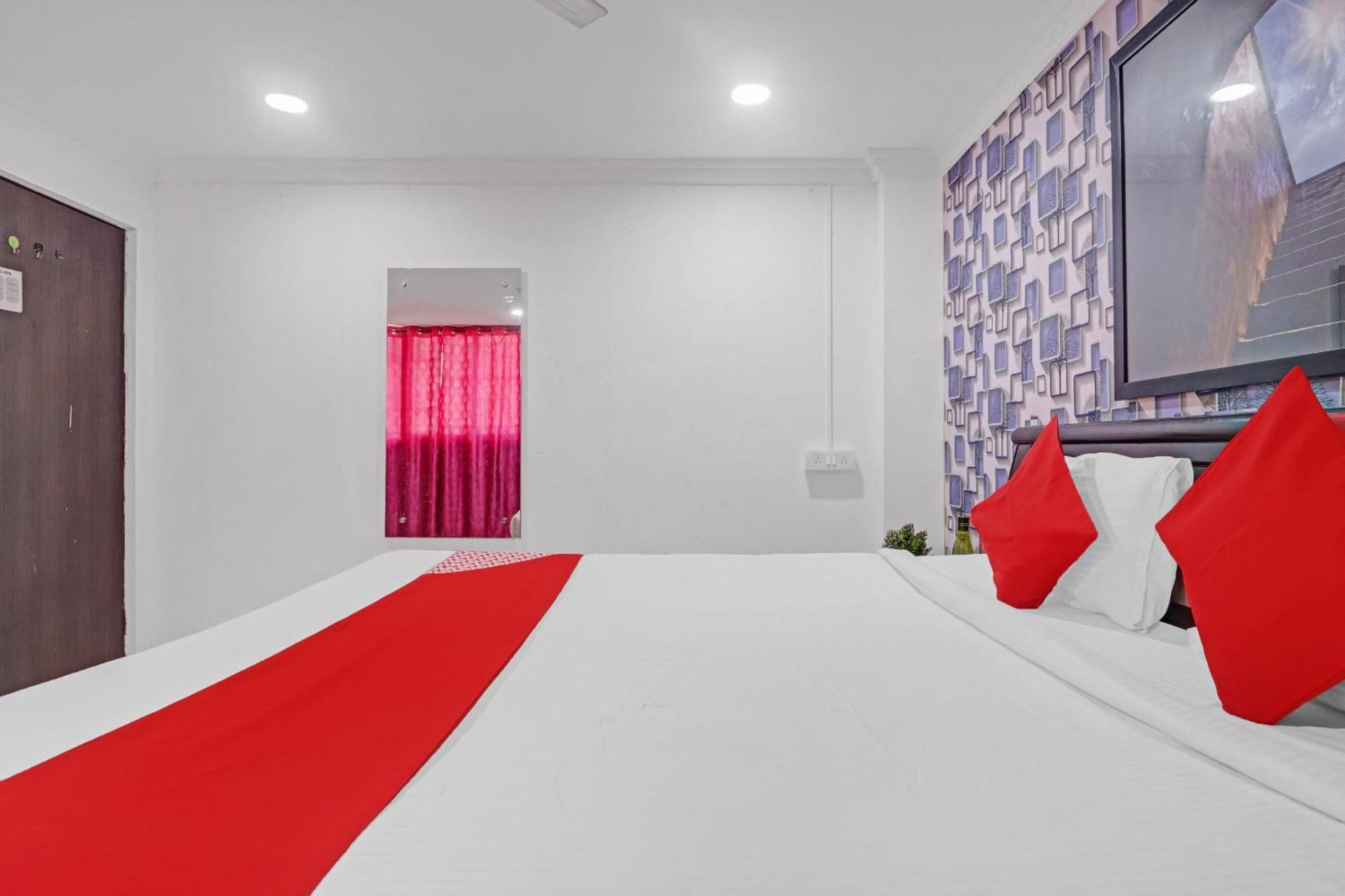 Hotel O New Lakeview Palace حيدر أباد المظهر الخارجي الصورة
